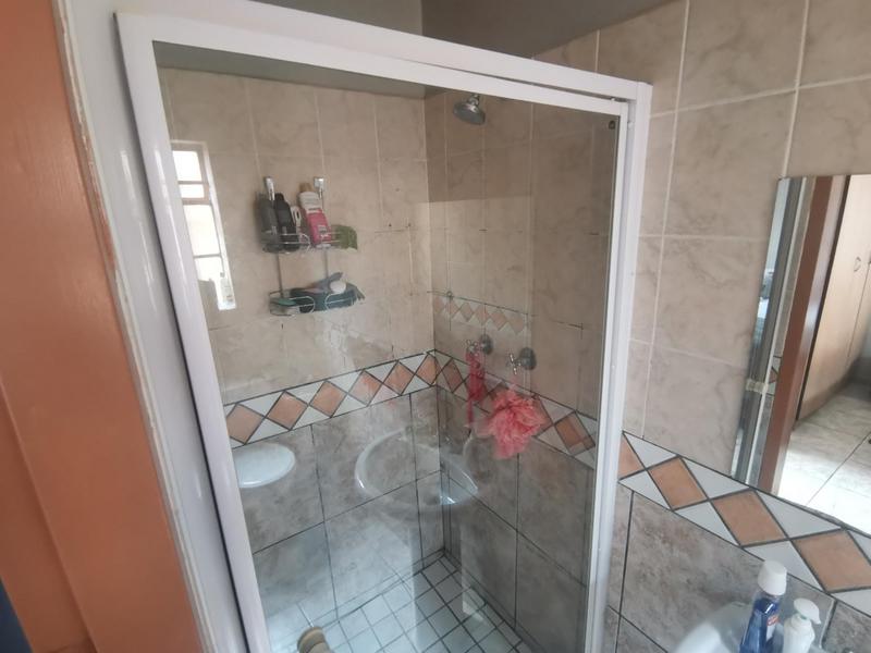 1 Bedroom Property for Sale in Kannoniers Park North West